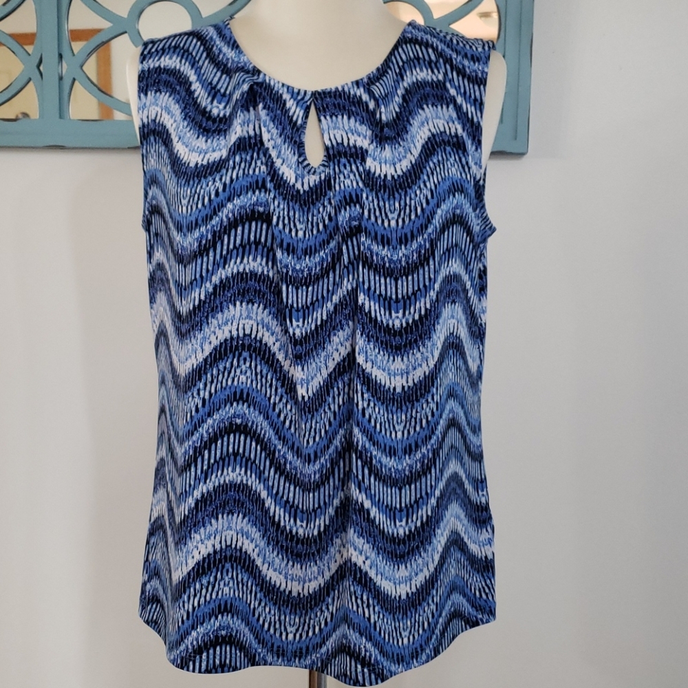 Jones Studio Medium blue tank top With Key Hole On Back [33]